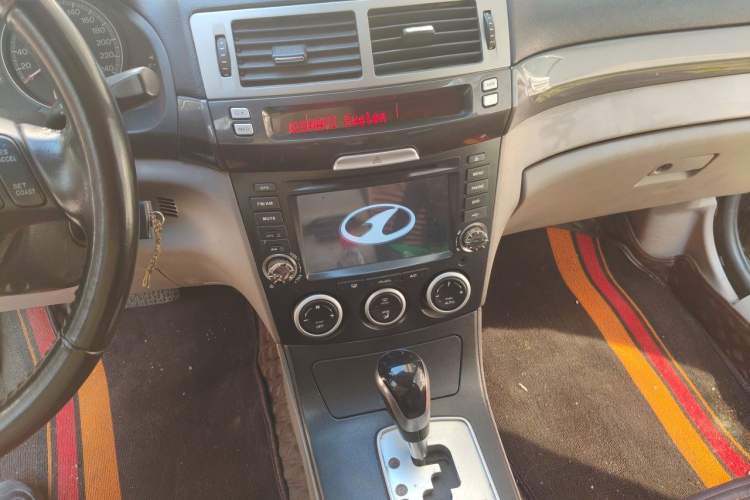 Used Bestune B70 2007 2.0L automatic luxury edition Audio And AC Panel