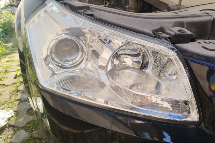 Used Bestune B70 2007 2.0L automatic luxury edition Right Front Headlight