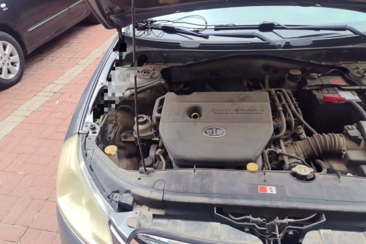 Used Bestune B70 2009 2.0L manual Elite version Engine Bay Right