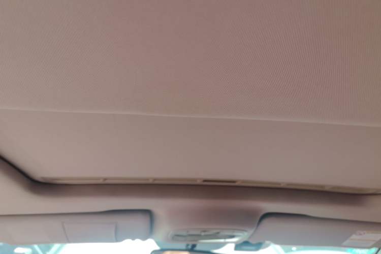 Used Bestune B70 2009 2.0L manual Elite version Headliner