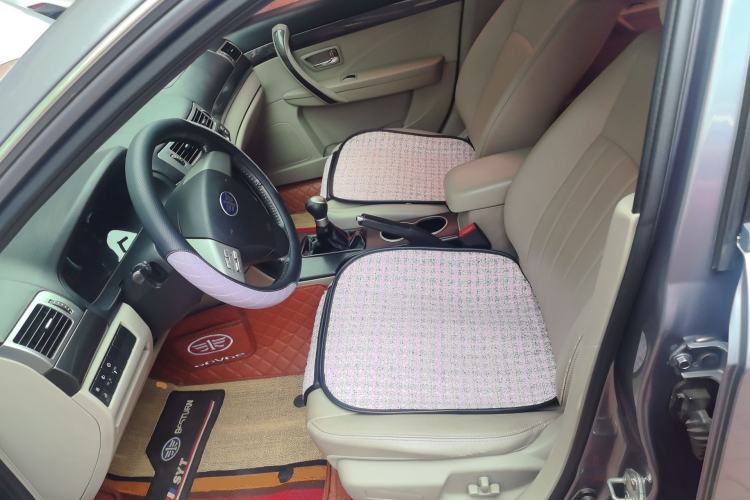 Used Bestune B70 2009 2.0L manual Elite version Left Front Seat