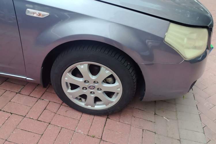Used Bestune B70 2009 2.0L manual Elite version Right Front Wheel Hub