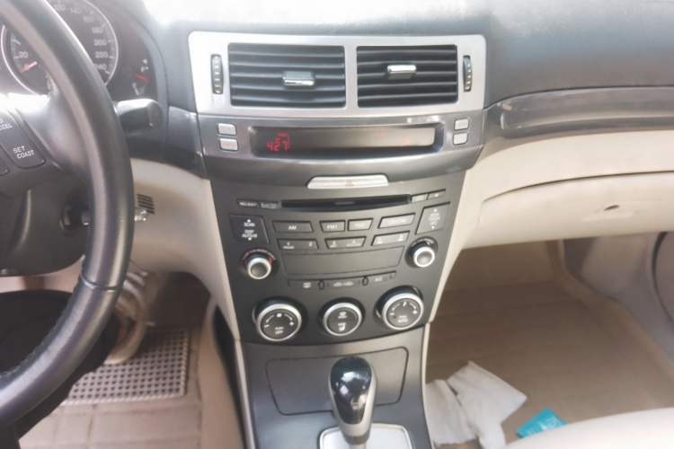 Used Bestune B70 2010 2.0L automatic luxury version Audio And AC Panel