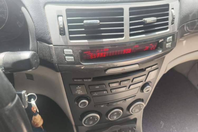 Used Bestune B70 2010 2.0L manual Elite version Audio And AC Panel
