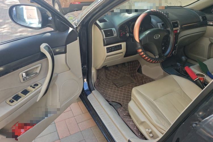 Used Bestune B70 2010 2.0L manual Elite version Driver Seat