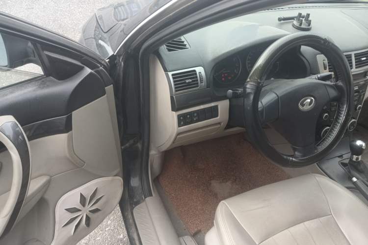 Used Bestune B70 2010 2.0L manual Elite version Driver Seat