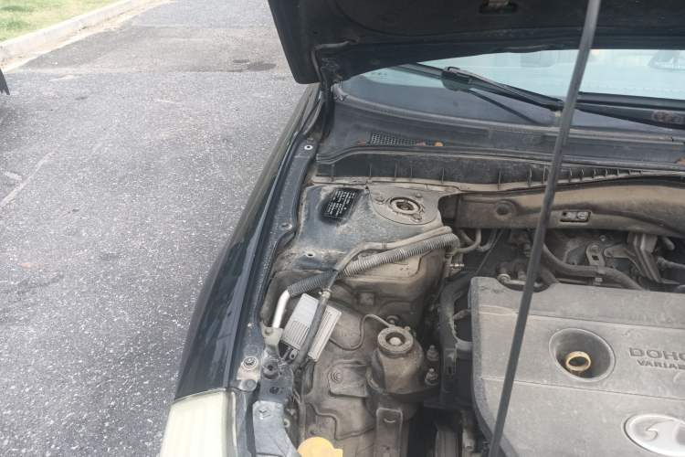 Used Bestune B70 2010 2.0L manual Elite version Engine Bay Right