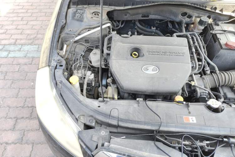 Used Bestune B70 2010 2.0L automatic luxury version Engine Bay Right