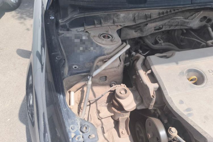 Used Bestune B70 2010 2.0L manual Elite version Engine Bay Right