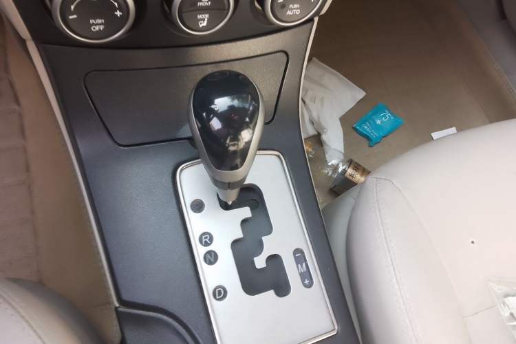 Used Bestune B70 2010 2.0L automatic luxury version Gear Lever