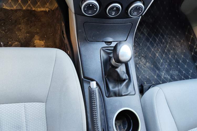Used Bestune B70 2010 2.0L Manual Fashionable Edition Gear Lever