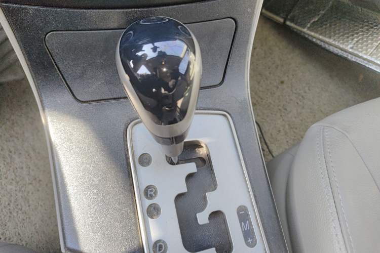 Used Bestune B70 2010 2.0L automatic luxury version Gear Lever