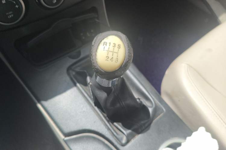 Used Bestune B70 2010 2.0L manual Elite version Gear Lever