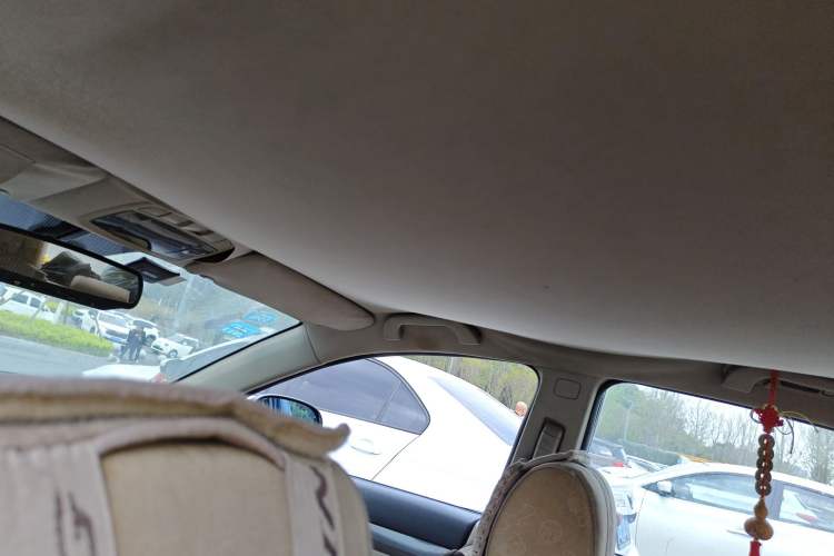 Used Bestune B70 2010 2.0L manual Comfort trim level Headliner