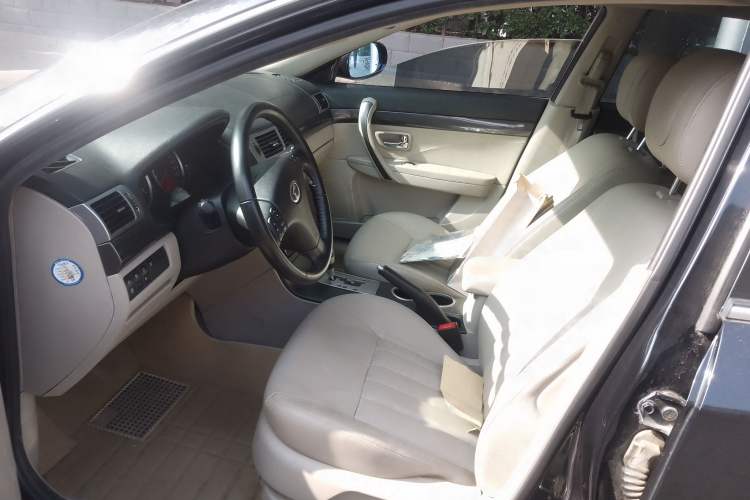 Used Bestune B70 2010 2.0L automatic luxury version Left Front Seat