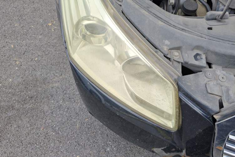 Used Bestune B70 2010 2.0L manual Comfort trim level Right Front Headlight