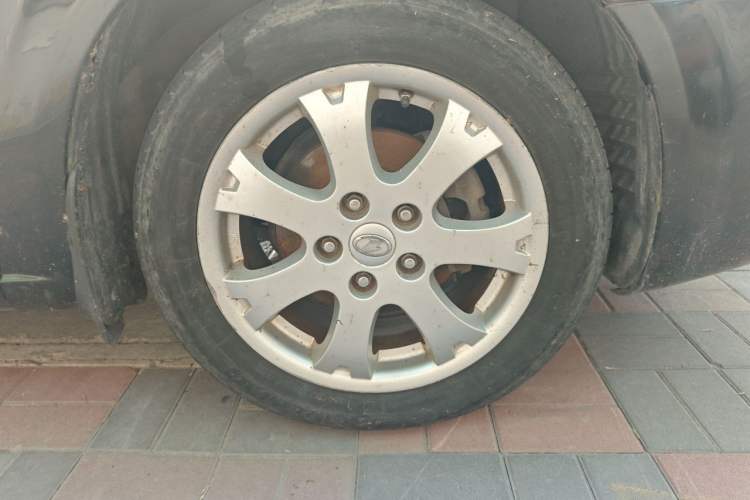 Used Bestune B70 2010 2.0L manual Elite version Right Front Wheel Hub