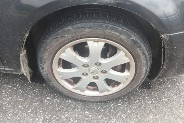 Used Bestune B70 2010 2.0L manual Elite version Right Front Wheel Hub