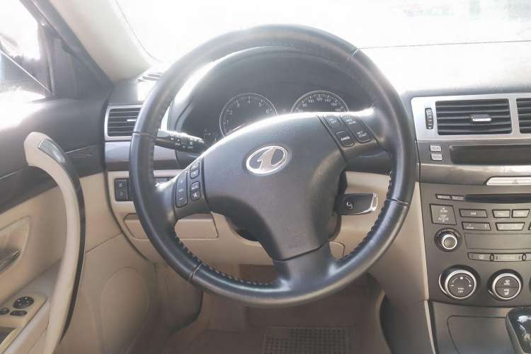 Used Bestune B70 2010 2.0L automatic luxury version Steering Wheel