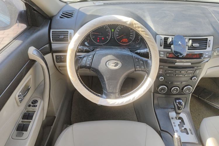 Used Bestune B70 2010 2.0L automatic luxury version Steering Wheel