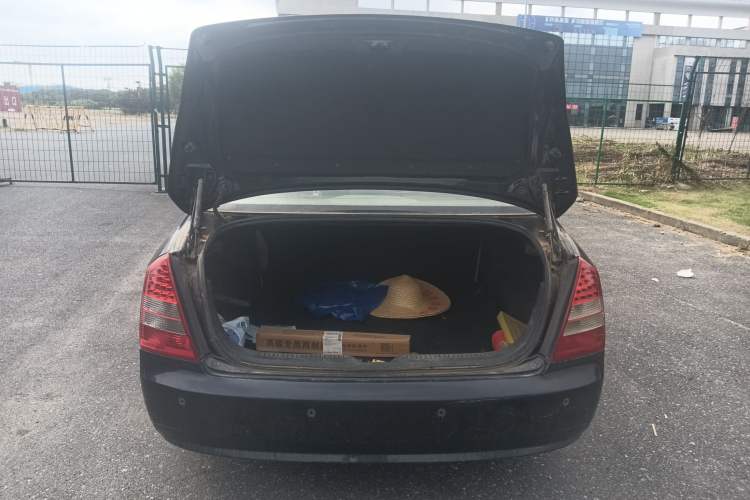 Used Bestune B70 2010 2.0L manual Elite version Trunk