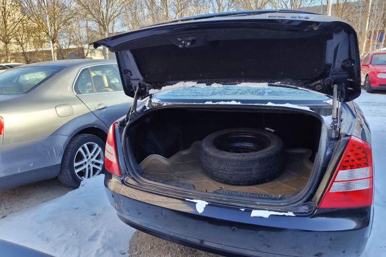 Used Bestune B70 2010 2.0L Manual Fashionable Edition Trunk