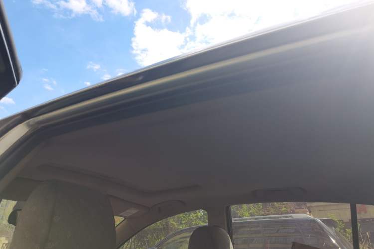 Used Bestune B70 2010 2.0L automatic luxury version Headliner