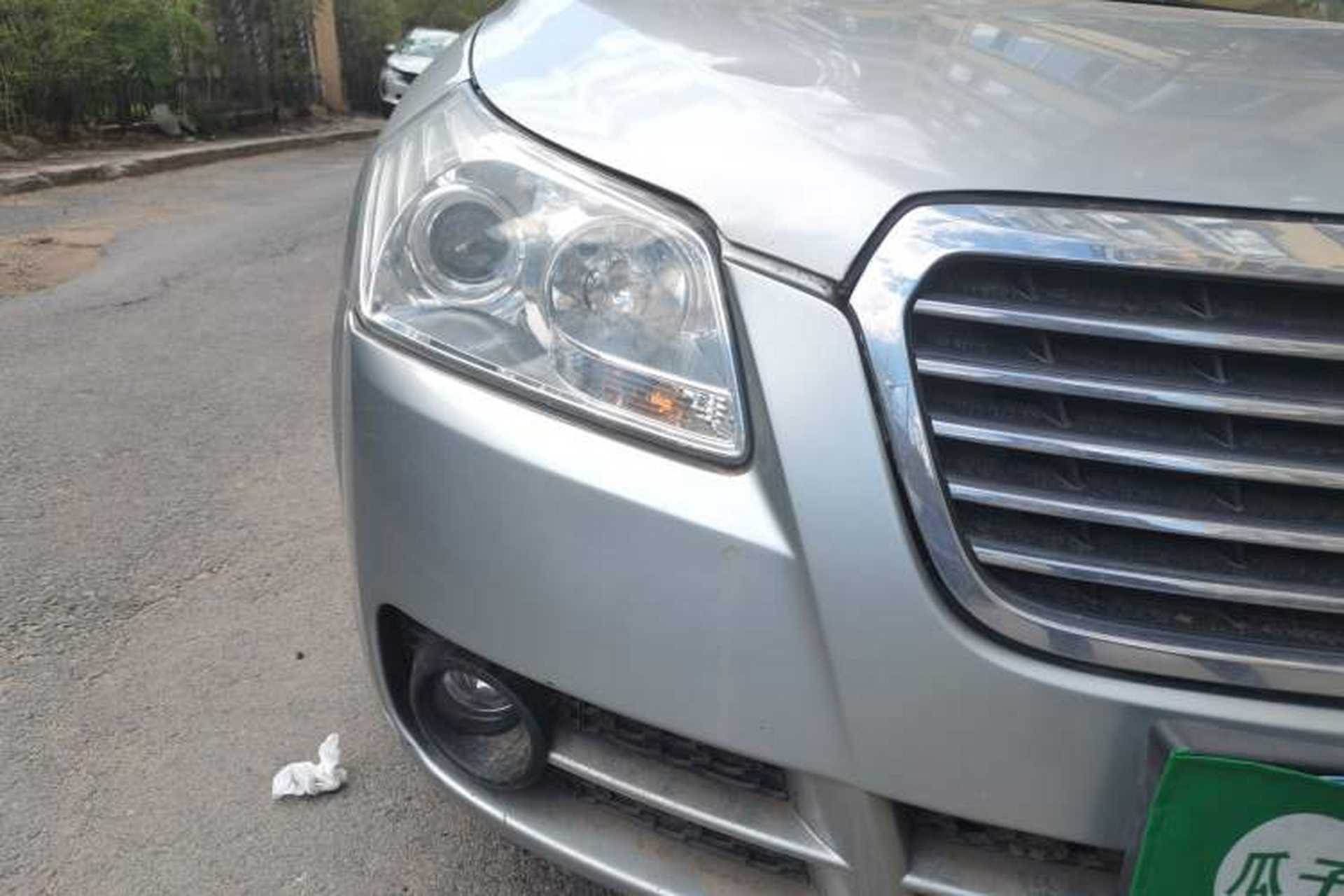 Used Bestune B70 2010 2.0L automatic luxury version Right Front Headlight
