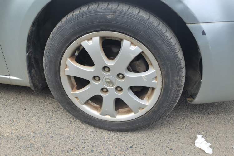Used Bestune B70 2010 2.0L automatic luxury version Right Front Wheel Hub