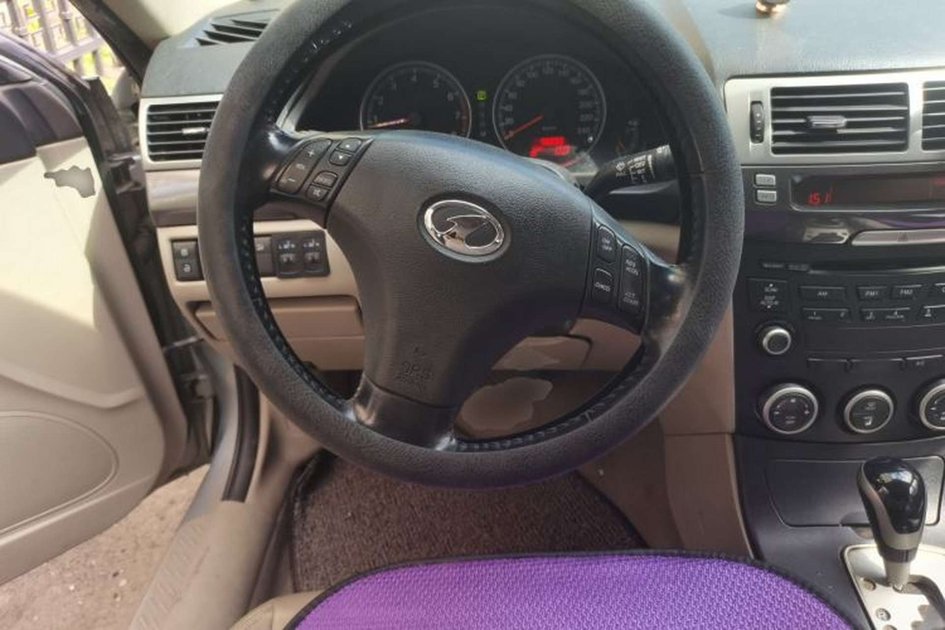 Used Bestune B70 2010 2.0L automatic luxury version Steering Wheel