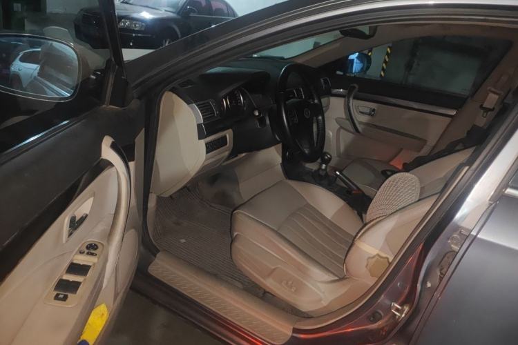 Used Bestune B70 2010 2.0L manual Elite version Driver Seat