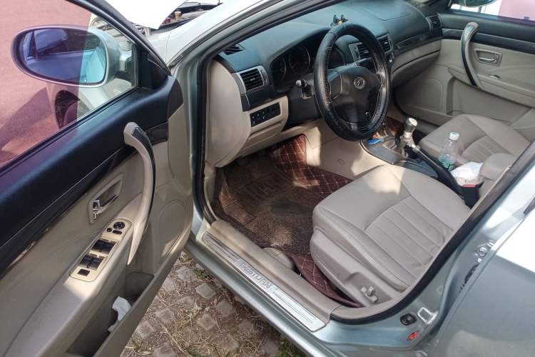 Used Bestune B70 2010 2.0L manual Elite version Driver Seat