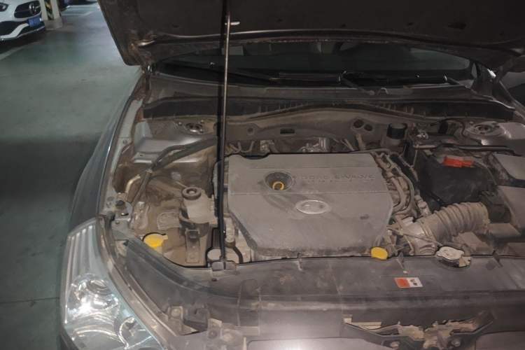 Used Bestune B70 2010 2.0L manual Elite version Engine Bay Right