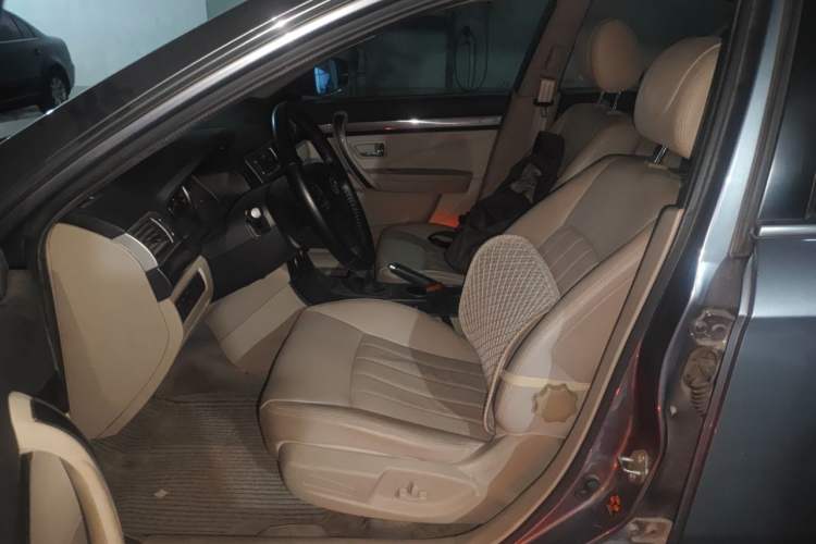 Used Bestune B70 2010 2.0L manual Elite version Left Front Seat