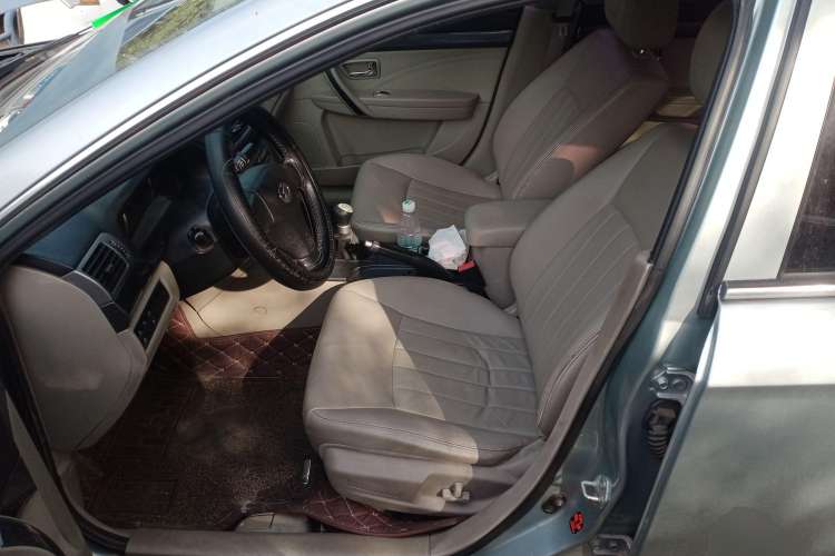 Used Bestune B70 2010 2.0L manual Elite version Left Front Seat