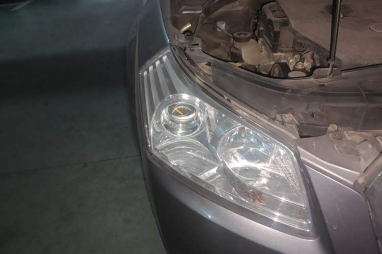 Used Bestune B70 2010 2.0L manual Elite version Right Front Headlight