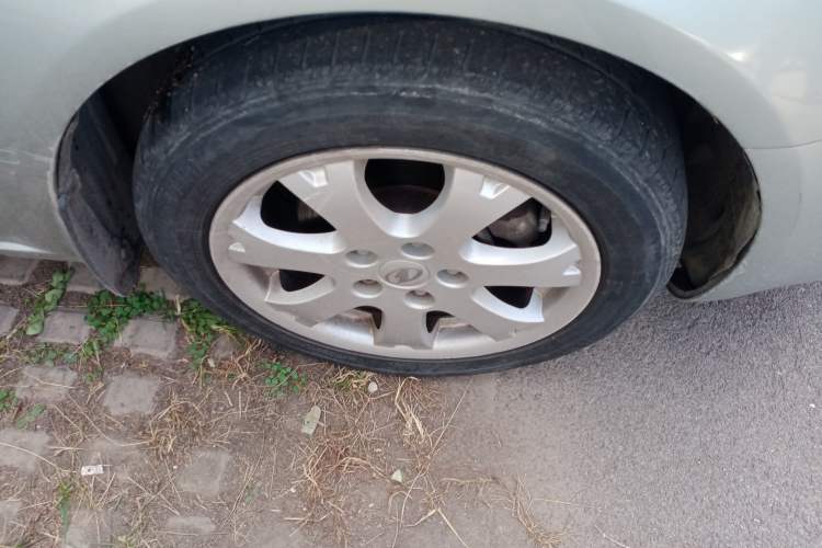 Used Bestune B70 2010 2.0L manual Elite version Right Front Wheel Hub