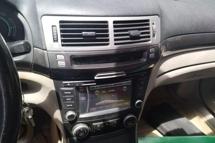 Used Bestune B70 2011 2.0L Manual Elite Edition Audio And AC Panel