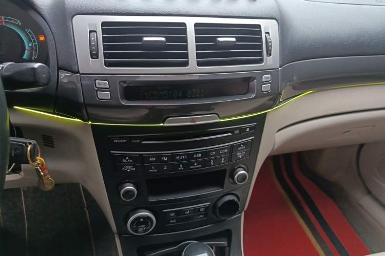 Used Bestune B70 2011 2.0L automatic luxury edition Audio And AC Panel