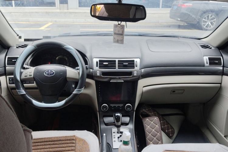 Used Bestune B70 2011 2.0L Automatic Fashion Version Center Console