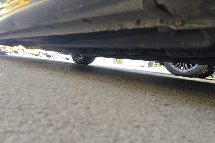 Used Bestune B70 2011 2.0L Manual Elite Edition Chassis Front Right