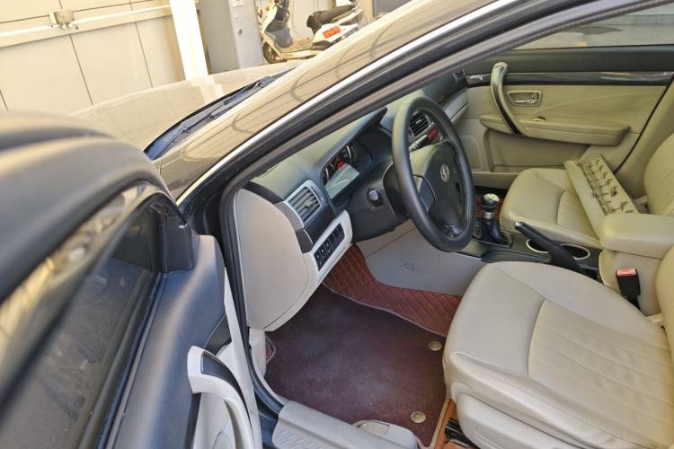 Used Bestune B70 2011 2.0L Manual Elite Edition Driver Seat