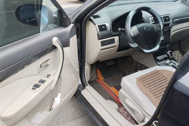 Used Bestune B70 2011 2.0L Automatic Fashion Version Driver Seat