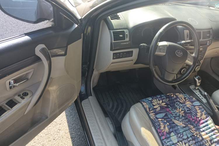 Used Bestune B70 2011 2.0L automatic luxury edition Driver Seat