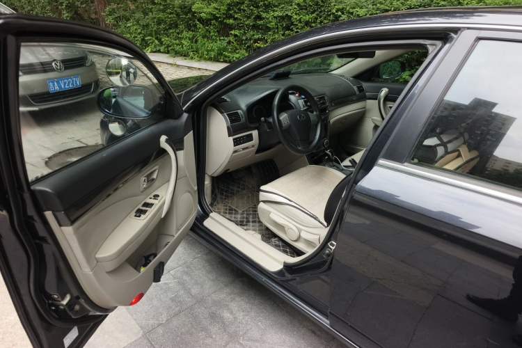 Used Bestune B70 2011 2.0L Automatic Fashion Version Driver Seat
