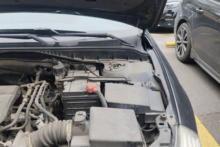 Used Bestune B70 2011 2.0L Automatic Fashion Version Engine Bay Left