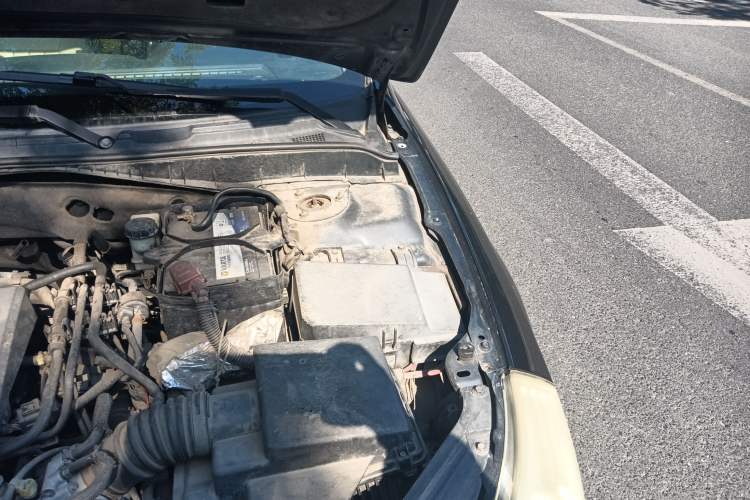 Used Bestune B70 2011 2.0L automatic luxury edition Engine Bay Left