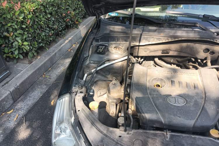 Used Bestune B70 2011 2.0L automatic luxury edition Engine Bay Right