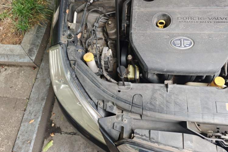 Used Bestune B70 2011 2.0L Automatic Smart Edition Engine Bay Right