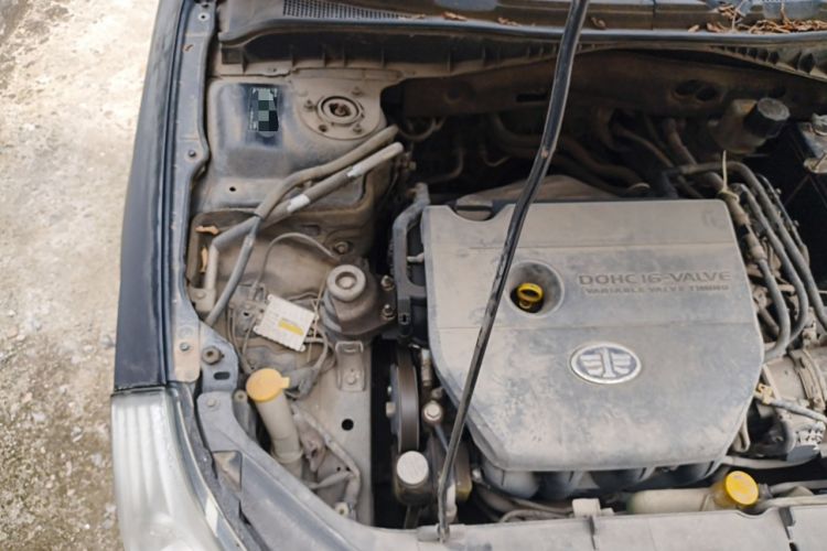 Used Bestune B70 2011 2.0L Manual Elite Edition Engine Bay Right